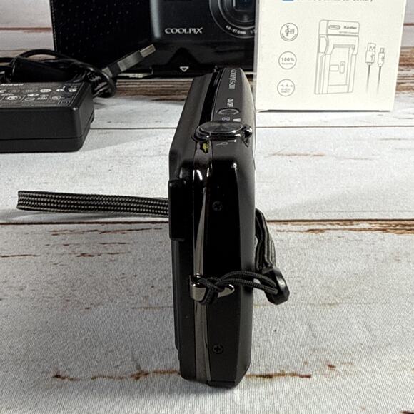 Nikon Coolpix S4200 16MP Touch Screen Digital Camera Bundle Black Tested - Picture 9 of 9